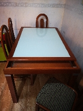 Mesa extensible con 4 sillas