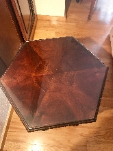 Mesa madera hexagonal antigua
