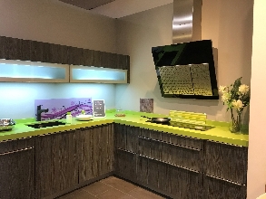 MUEBLES DE COCINA DE EXPOSICIN EBONY PINE