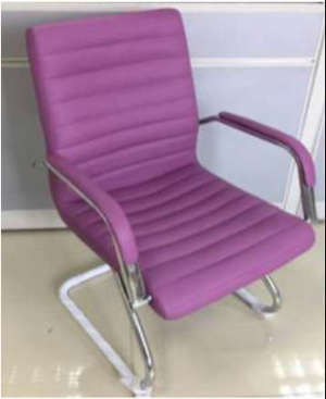 Silla escritorio con reposabrazos acolchados