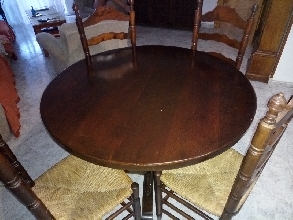 Conjunto de mesa y 4sillas madera maciza