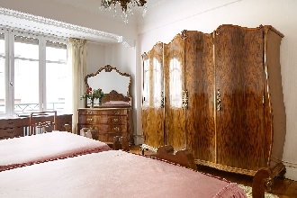 dormitorio dos camas armario tocador mesillas