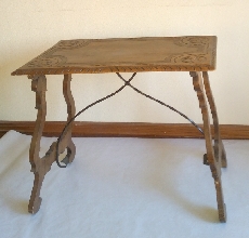 Mesa de madera y forja 