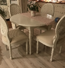 Mesa y sillas comedor