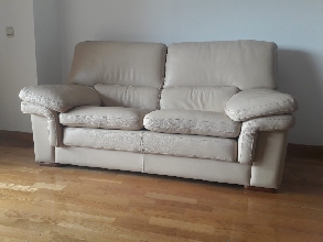 sofa de cuero blanco beige