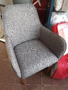 Sillon tapizado gris plata madera fresno 56x63x90