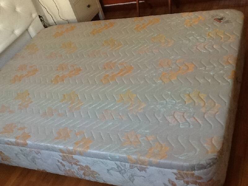 Canape tapizado 135x 180